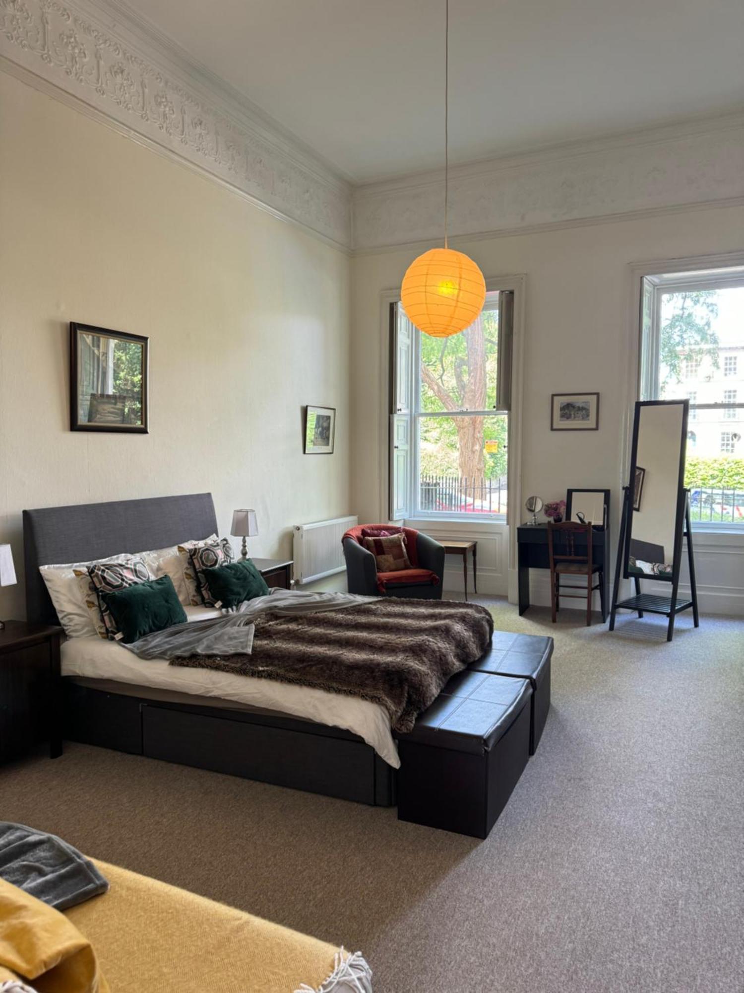 Grosvenor Apartments In Bath - Great For Families, Groups, Couples, 80 Sq M, Parking Εξωτερικό φωτογραφία